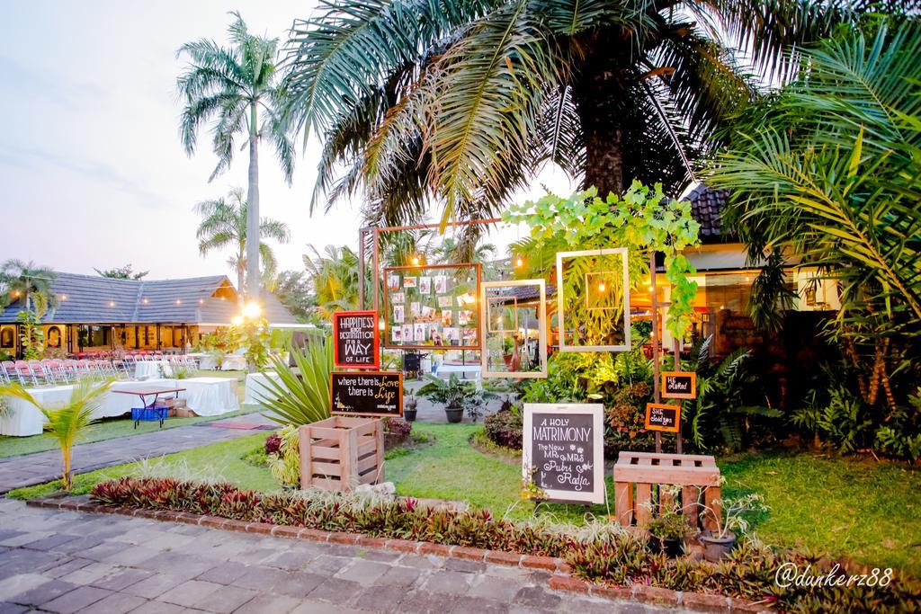 Tasneem Hotel Malioboro ジョグジャカルタ エクステリア 写真
