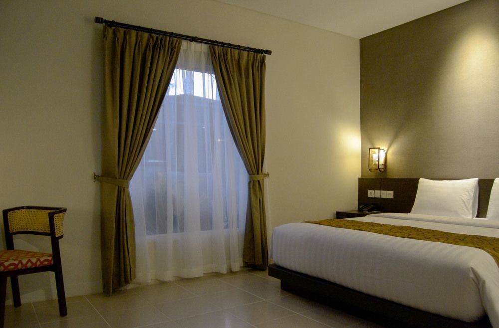 Tasneem Hotel Malioboro ジョグジャカルタ エクステリア 写真